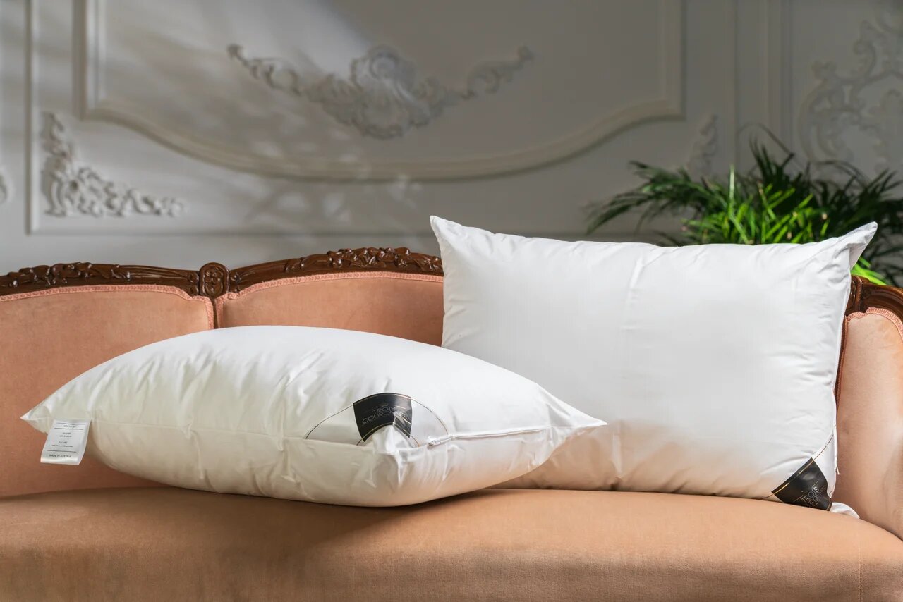 Trois Couronnes Revival OmniFace Pillow